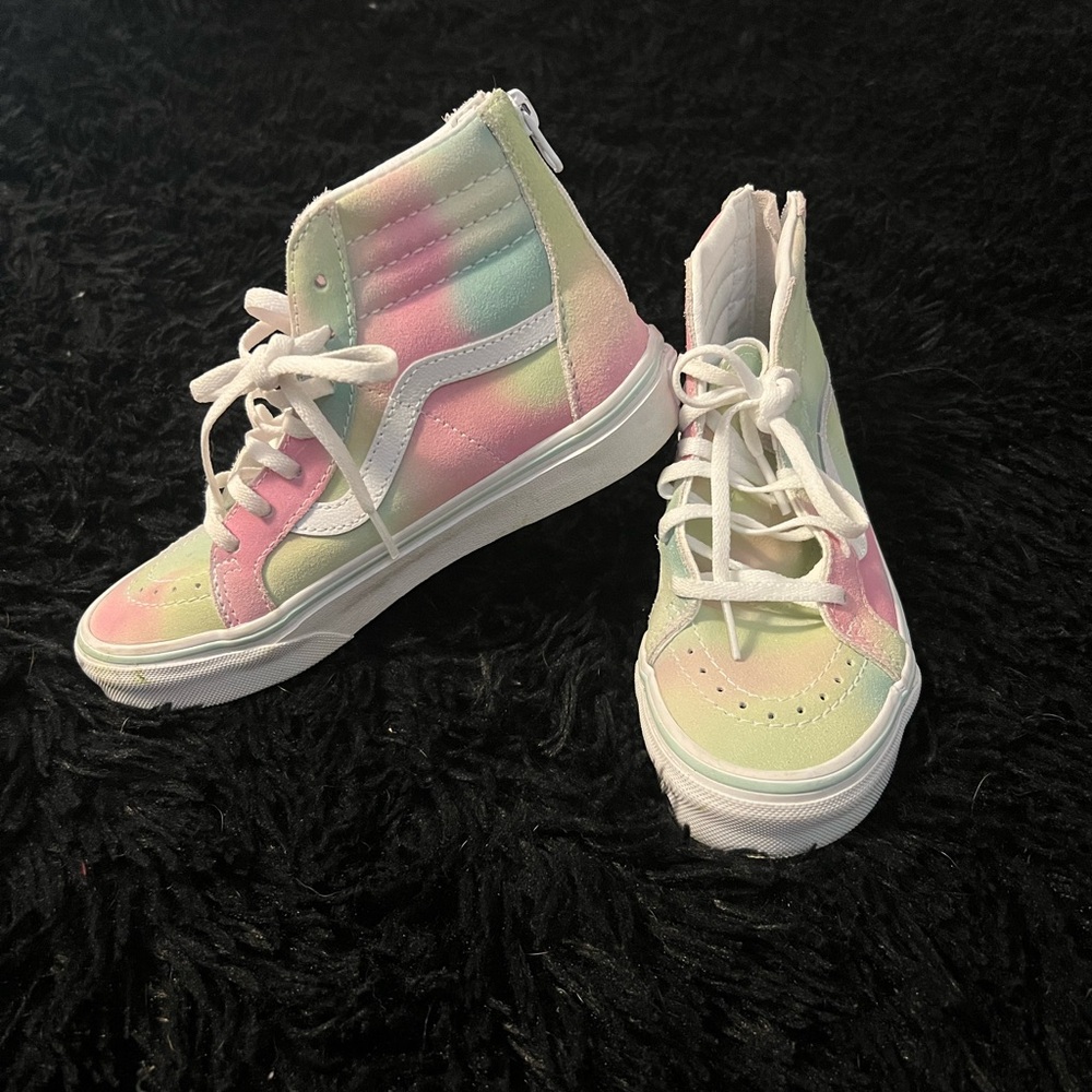 Brand new Tye-Dye Girls Vans, size 1.5
